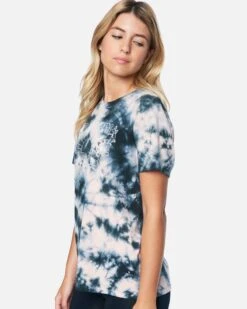 Melody Tie Dye Relaxed Girlfriend T-Shirt -Quality Apparel Shop 3hs159b0304 black coral tie dye 3 v2
