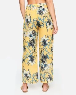 Solana Wide Leg Pant -Quality Apparel Shop 3hwkp0090 cornsilk lily 4