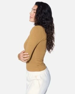 ESSENTIAL HEIDI HENLEY LONG SLEEVE TOP -Quality Apparel Shop dz23e967 pale brown 3 6dc8615b c4d8 4612 866a 966d26e433b4