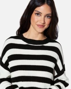 ESSENTIAL SERENA STRIPE SWEATER -Quality Apparel Shop dz23f071 black cream 4 905b8267 b11c 42bb b2ae 7fd932072f42