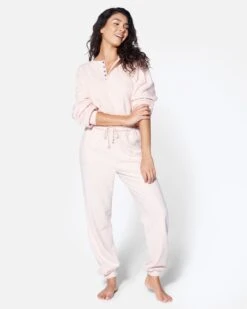 ESSENTIAL ALL TIME FAVORITE HENLEY LONG SLEEVE TOP -Quality Apparel Shop dz23g531 dusty pink 3 97279474 d264 4512 ae6e 19e0d636f7a4