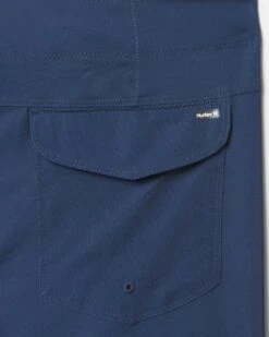 Essential Gradient Boardshort 18" -Quality Apparel Shop hfa22vmb 05201 navy 3