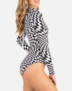 NASCAR MODERATE SURFSUIT -Quality Apparel Shop ho1114 bkwht 5